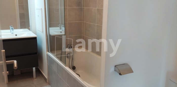 Image 5 sur 7 - Appartement  ·  Location · Cergy (95000) · 3 pièces · 64m²