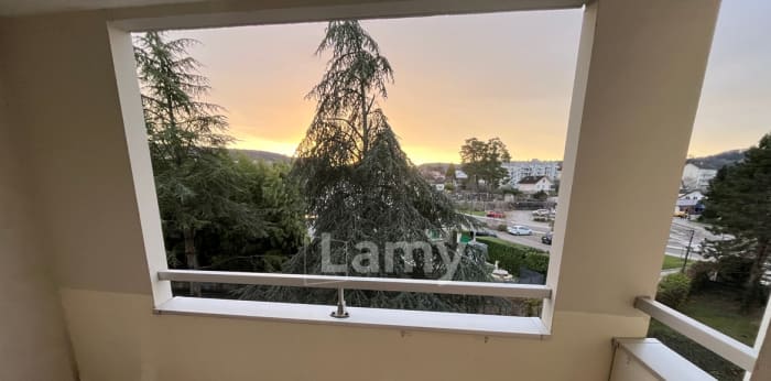 Image 2 sur 9 - Appartement  ·  Location · Lons Le Saunier (39000) · 66m²