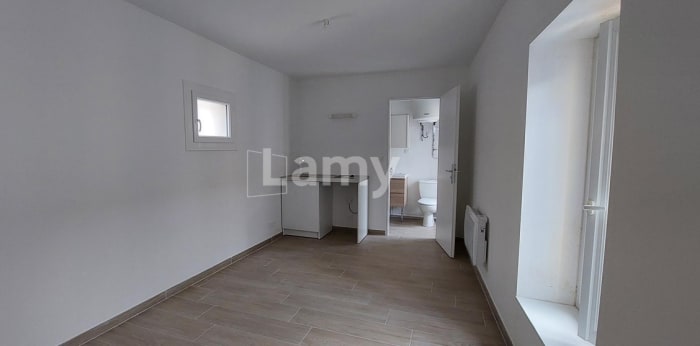 Image 3 sur 8 - Appartement  ·  Location · Ales (30100) · 1 pièce · 16m²