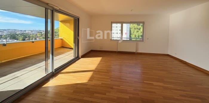 Image 1 sur 13 - Appartement  ·  Location · Besancon (25000) · 5 pièces · 141m²