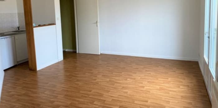 Image 2 sur 7 - Appartement  ·  Location · La Roche Sur Yon (85000) · 1 pièce · 34m²