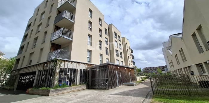Image 1 sur 2 - Parking/box  ·  Location · Amiens (80000) · 10m²