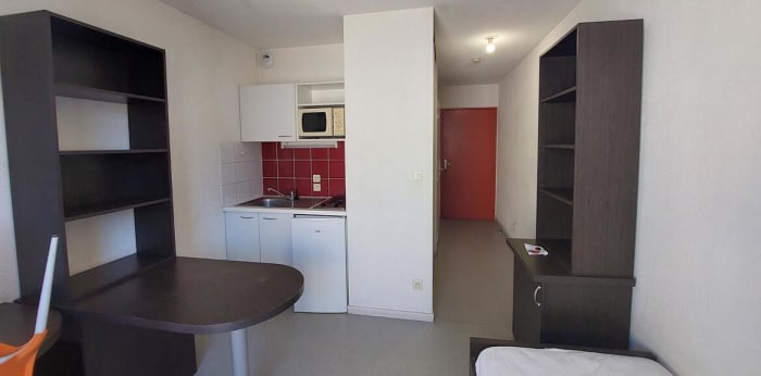 Image 5 sur 8 - Appartement  ·  Location · Nimes (30000) · 1 pièce · 18m²