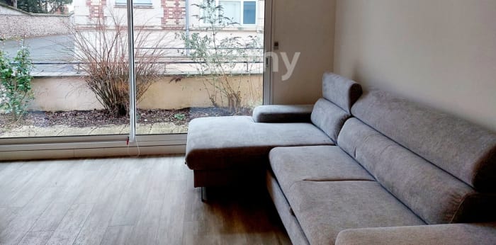 Image 1 sur 8 - Appartement  ·  Location · Chartres (28000) · 1 pièce · 33m²