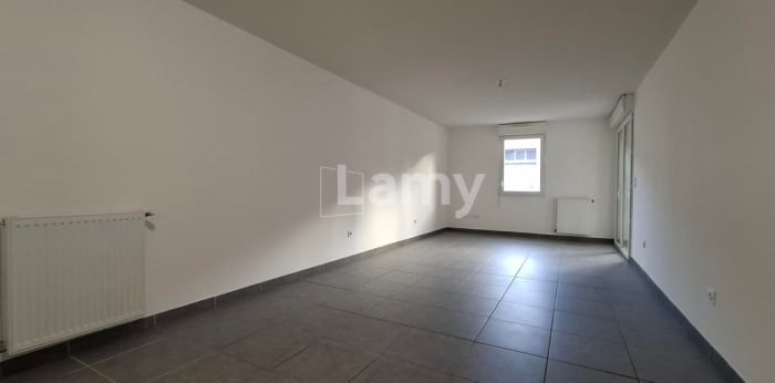 Image 2 sur 8 - Appartement  ·  Location · Toulouse (31100) · 3 pièces · 63m²