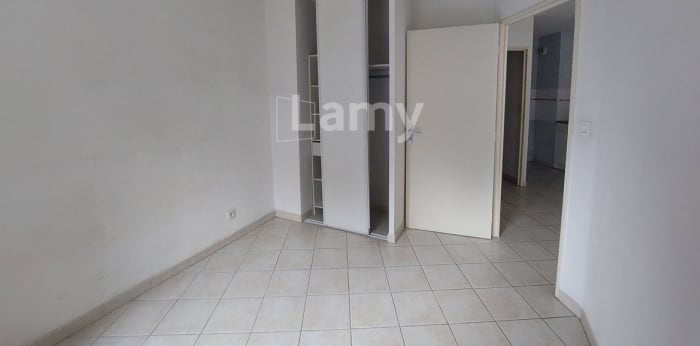 Image 9 sur 17 - Appartement  ·  Location · Nimes (30900) · 2 pièces · 44m²