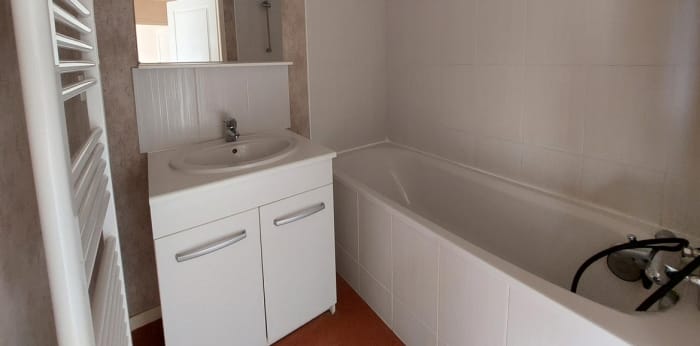 Image 6 sur 10 - Appartement  ·  Location · La Roche Sur Yon (85000) · 2 pièces · 45m²