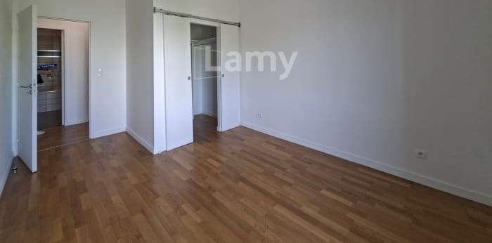Image 7 sur 12 - Appartement  ·  Location · Reims (51100) · 3 pièces · 83m²