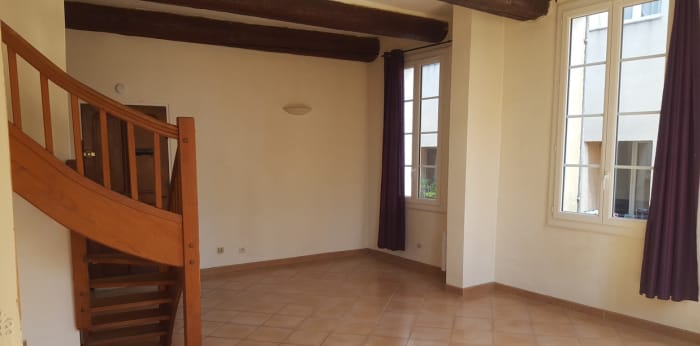 Image 2 sur 4 - Appartement  ·  Location · Aix En Provence (13100) · 1 pièce · 40m²