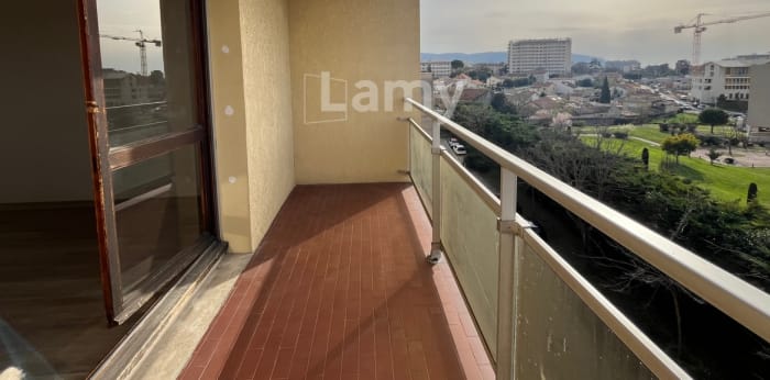 Image 1 sur 11 - Appartement  ·  Location · Marseille (13009) · 2 pièces · 41m²