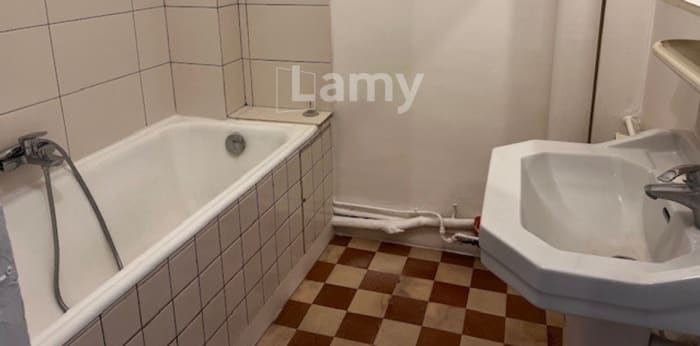 Image 8 sur 9 - Appartement  ·  Location · Paris (75011) · 2 pièces · 46m²