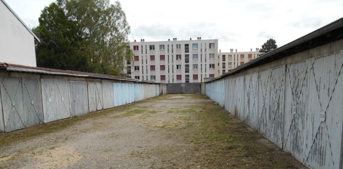 Image 1 sur 3 - Parking/box  ·  Location · Vesoul (70000) · 10m²