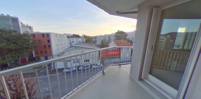 Image 7 sur 8 - Appartement  ·  Location · Grenoble (38100) · 4 pièces · 77m²