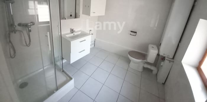 Image 3 sur 14 - Maison/villa  ·  Location · Belley (01300) · 2 pièces · 47m²