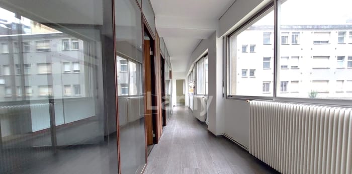 Image 7 sur 17 - Bureaux  ·  Location · Limoges (87000) · 5 pièces · 106m²