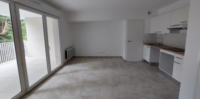 Image 2 sur 13 - Appartement  ·  Location · Nimes (30000) · 2 pièces · 44m²