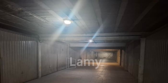 Image 2 sur 3 - Parking/box  ·  Location · Annecy (74000) · 1 pièce · 14m²