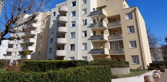 Image 8 sur 13 - Appartement  ·  Location · Dijon (21000) · 1 pièce · 35m²