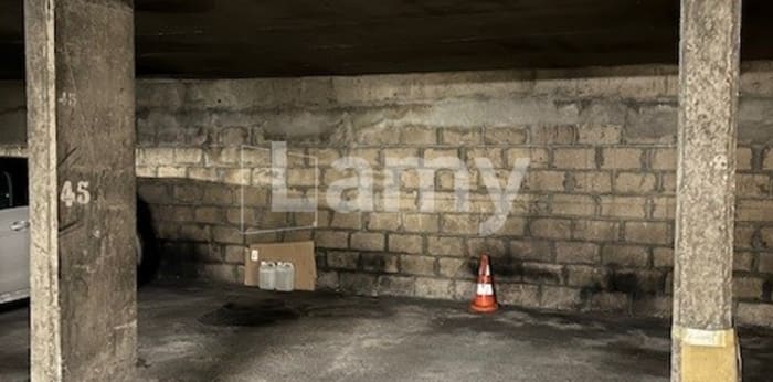 Image 4 sur 4 - Parking/box  ·  Location · Paris (75015) · 9m²