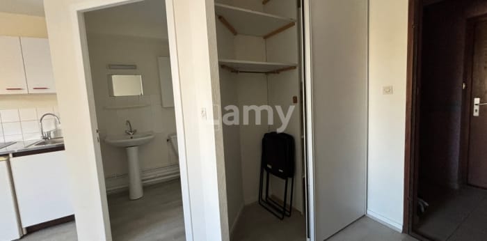 Image 7 sur 10 - Appartement  ·  Location · Dijon (21000) · 1 pièce · 18m²