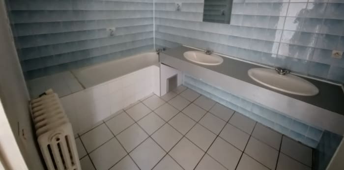 Image 3 sur 7 - Appartement  ·  Location · Bordeaux (33800) · 3 pièces · 82m²