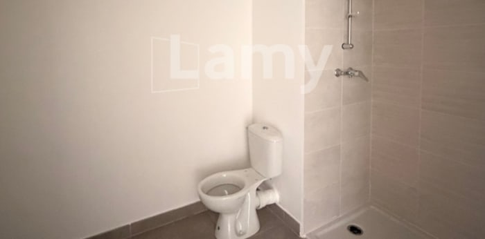 Image 8 sur 9 - Appartement  ·  Location · Les Angles (30133) · 2 pièces · 44m²