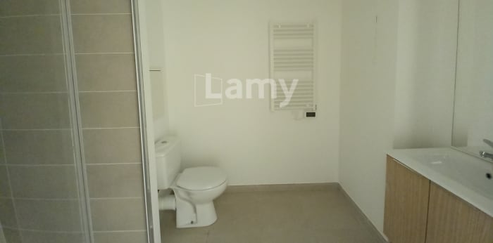 Image 6 sur 11 - Appartement  ·  Location · Marseille (13015) · 1 pièce · 27m²