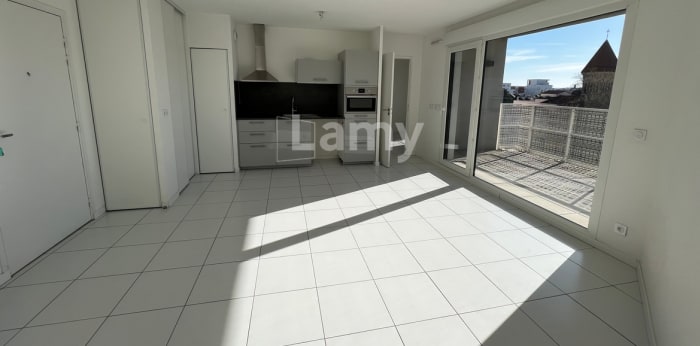 Image 2 sur 9 - Appartement  ·  Location · Lyon (69008) · 2 pièces · 40m²