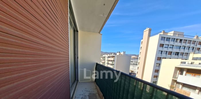 Image 7 sur 8 - Appartement  ·  Location · Clermont Ferrand (63000) · 1 pièce · 33m²