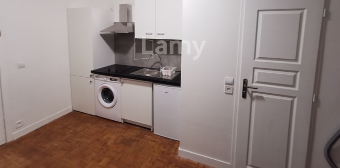 Image 2 sur 3 - Appartement  ·  Location · Paris (75012) · 1 pièce · 14m²