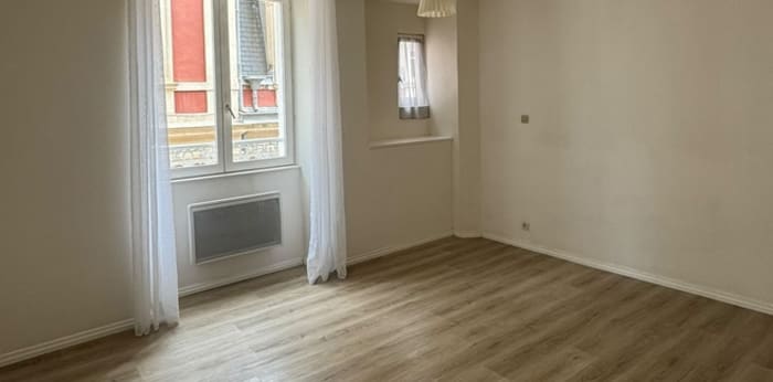 Image 8 sur 9 - Appartement  ·  Location · Voiron (38500) · 1 pièce · 27m²