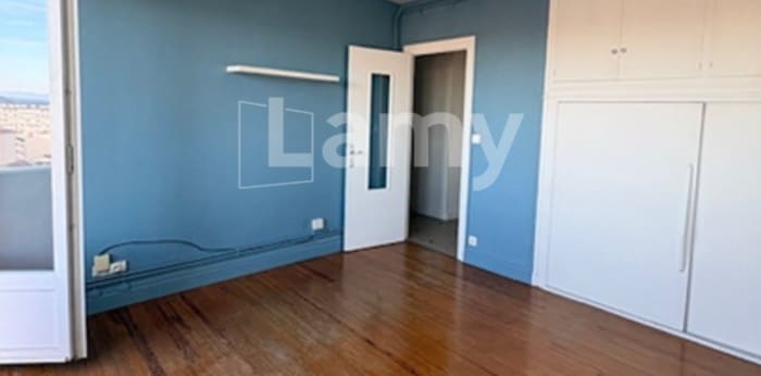 Image 1 sur 8 - Appartement  ·  Location · Clermont Ferrand (63000) · 2 pièces · 47m²
