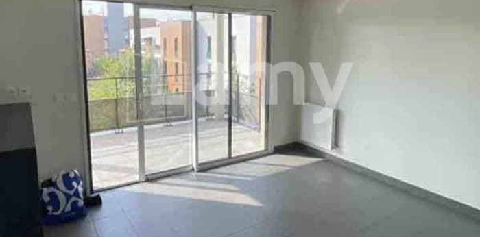 Image 2 sur 7 - Appartement  ·  Location · St Fons (69190) · 3 pièces · 77m²