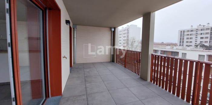 Image 4 sur 11 - Appartement  ·  Location · St Fons (69190) · 3 pièces · 74m²