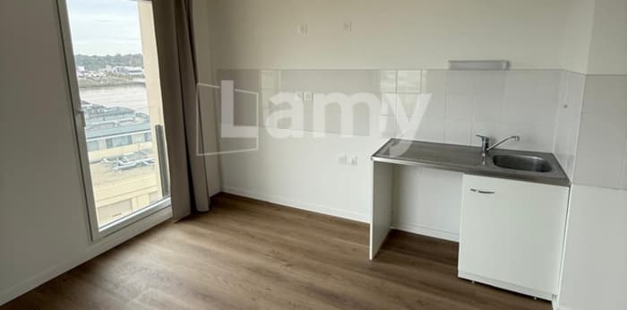 Image 2 sur 7 - Appartement  ·  Location · Bordeaux (33800) · 4 pièces · 98m²