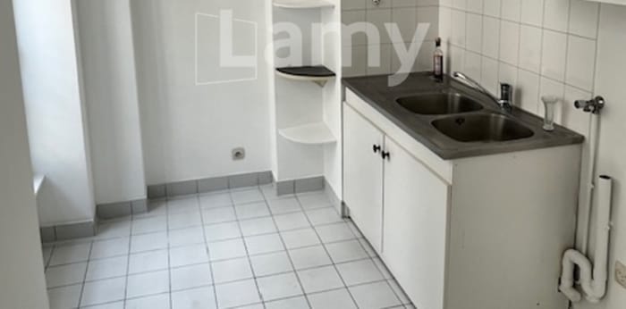 Image 4 sur 7 - Appartement  ·  Location · Paris (75009) · 1 pièce · 31m²