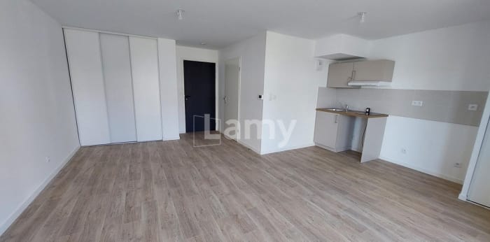 Image 2 sur 6 - Appartement  ·  Location · Montbazon (37250) · 1 pièce · 32m²