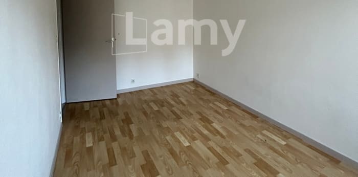 Image 2 sur 5 - Appartement  ·  Location · Clermont Ferrand (63000) · 1 pièce · 19m²