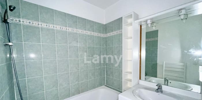 Image 10 sur 11 - Appartement  ·  Location · Aix En Provence (13100) · 2 pièces · 32m²