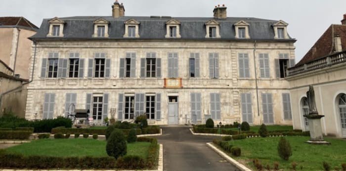 Image 1 sur 11 - Appartement  ·  Location · Auxerre (89000) · 2 pièces · 56m²