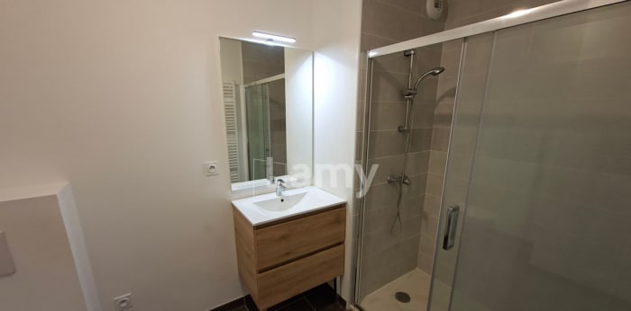 Image 3 sur 7 - Appartement  ·  Location · Clermont Ferrand (63100) · 2 pièces · 43m²