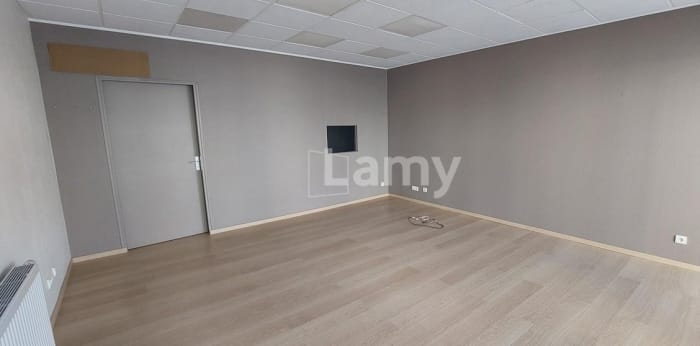 Image 2 sur 4 - Local  ·  Location · Vesoul (70000) · 47m²