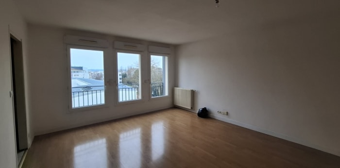 Image 3 sur 8 - Appartement  ·  Location · Bordeaux (33300) · 3 pièces · 76m²