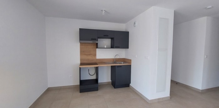 Image 9 sur 30 - Appartement  ·  Location · Nimes (30900) · 3 pièces · 72m²