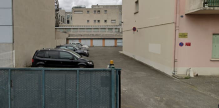 Image 2 sur 3 - Parking/box  ·  Location · Toulouse (31100) · 1m²