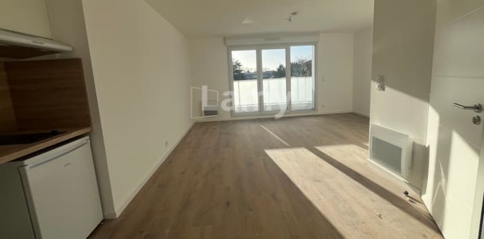 Image 2 sur 4 - Appartement  ·  Location · Nantes (44300) · 1 pièce · 33m²