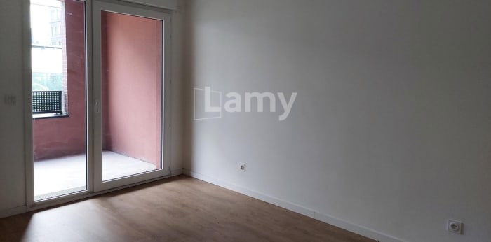 Image 4 sur 8 - Appartement  ·  Location · Cergy (95000) · 2 pièces · 39m²