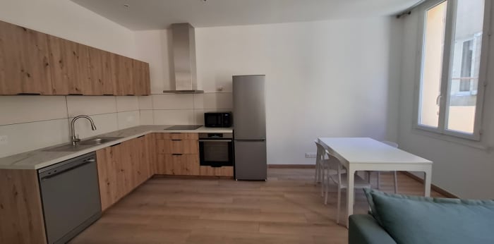 Image 6 sur 12 - Appartement  ·  Location · Marseille (13006) · 3 pièces · 56m²