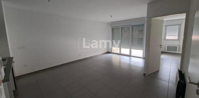 Image 2 sur 11 - Appartement  ·  Location · La Trinite (06340) · 2 pièces · 43m²