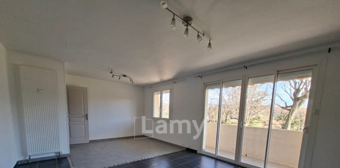 Image 3 sur 6 - Appartement  ·  Location · Sisteron (04200) · 4 pièces · 66m²